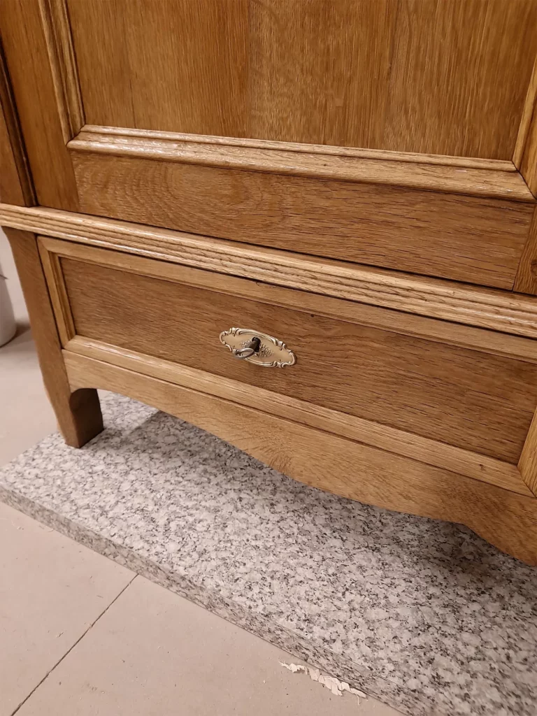 Mvr Ebenisterie Menuisier Sarrebourg Restauration Dune Armoire En Chene 7